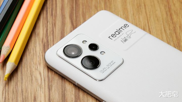 realme|2022开年的首款旗舰手机,真我GT2 Pro上手评测