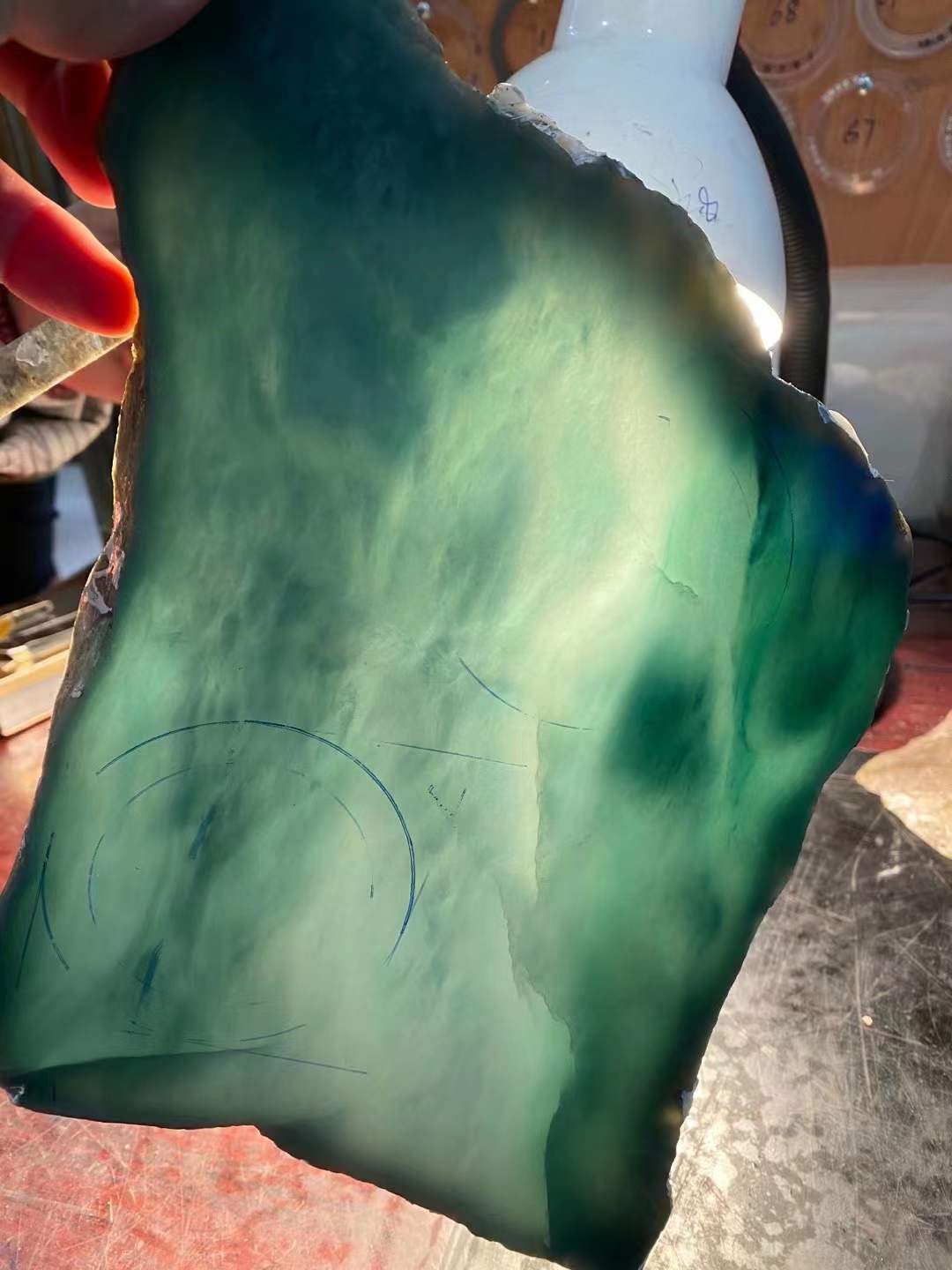 翡翠手镯|湖水蓝底的翡翠手镯，老少皆宜的款式