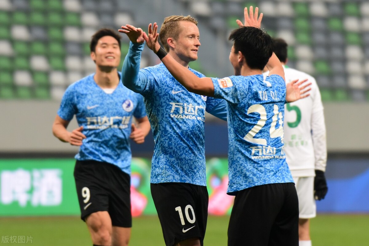 大连|0比2到4比1！中超保级队逆境爆发，20岁新星神了，一人连造3球