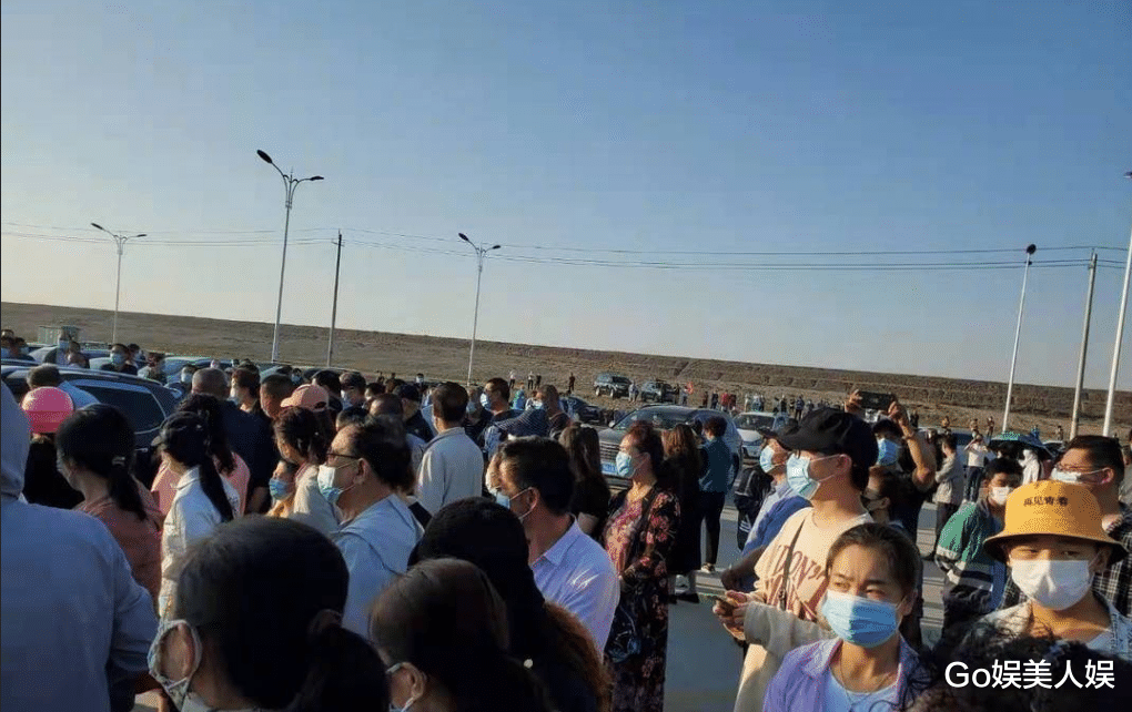 于月仙|令人泪目！于月仙遗体告别，赵本山夫人崩溃痛哭，赵家班泪洒现场