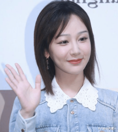 杨幂|跨年晚会真热闹！杨幂献吻，杨紫脸僵，邓丽君重现，芒果主持换血