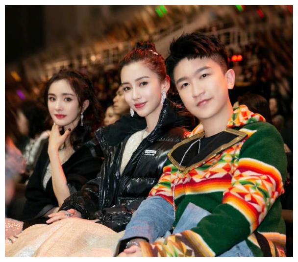 杨幂|明星合影谦让C位，李现请baby去陈伟霆身边，不知二人互为旧爱