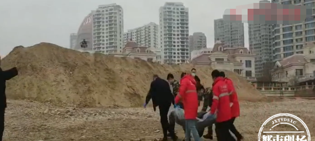渴望爱情的素一一 海面漂来一具男性尸体!打捞上岸后,民警翻出了他的身份证