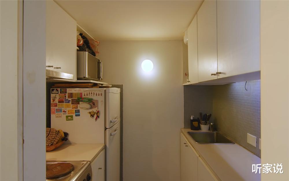 他买下32㎡小家，将卧室厨卫“藏”在壁橱里，面积虽小却井然有序