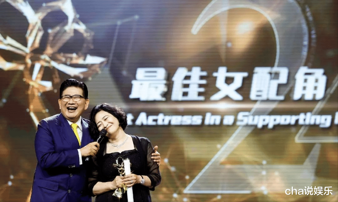 锦鲤|锦鲤剧组或再添实锤？继男主爆红，老戏骨获奖后，新人也待爆