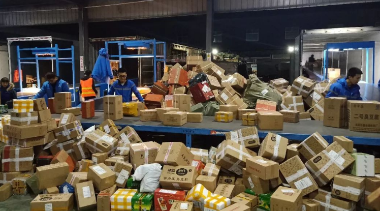 快递员 快递行业将“变天”？新规发布，快递员要受累了