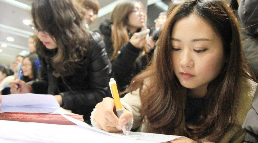 螺蛳粉|本科也有档次之分，最后一档找工作很难，你的学校排在第几档？