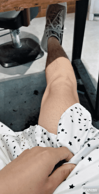 海棠湾情说|“和表婶健身完,出门时她内衬忘了放下来,画面太辣眼!”哈哈哈帮帮忙啊