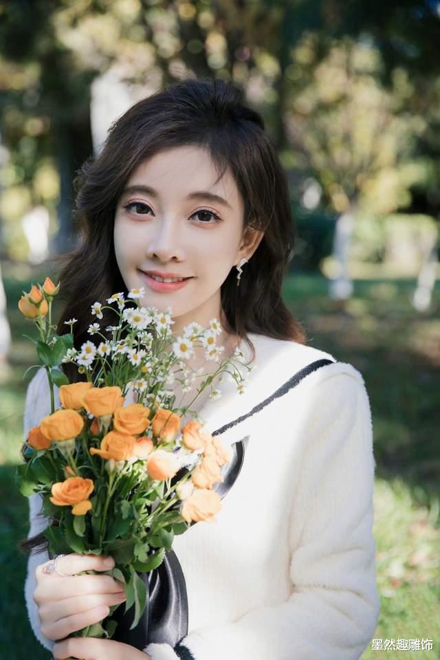 冯提莫|冯提莫冬日晒健身照，面部红润臂膀纤瘦，网友：看了让人脸红心动