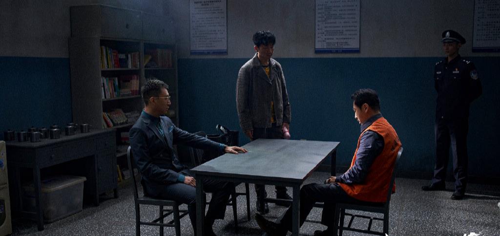 扫黑风暴|《扫黑风暴》这个不起眼的女人，她的真实身份，让人细思极恐