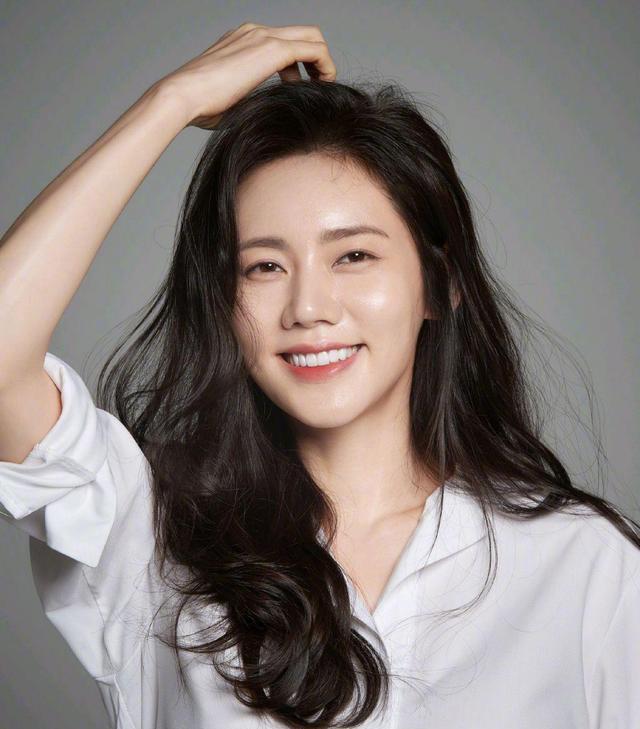 秋瓷炫|秋瓷炫深夜直播痛哭，自曝压抑太久情绪失控，网友：不行就离婚吧