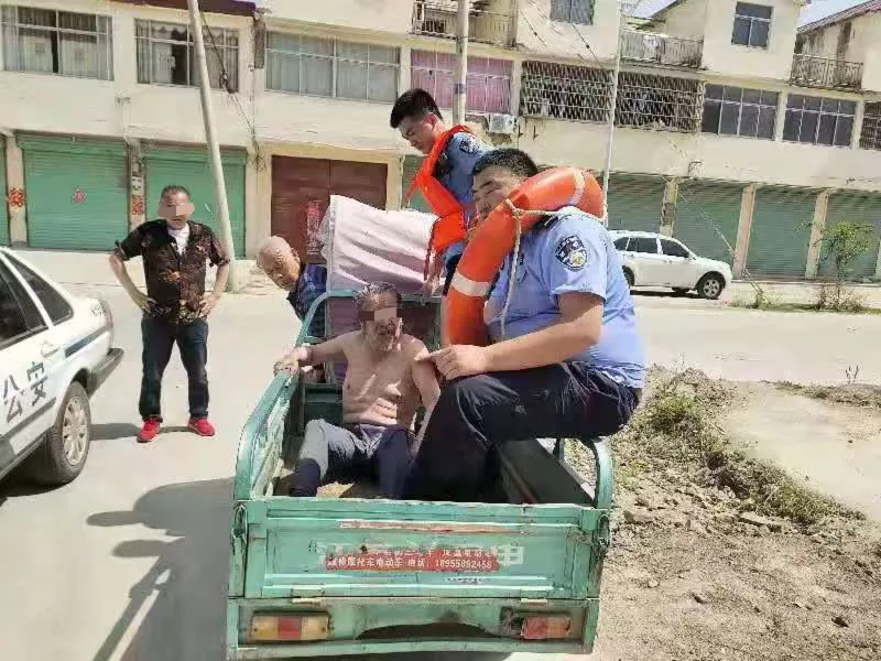 阜阳那些事 阜阳一老人离家一天一夜，刚刚，民警在这里发现他！