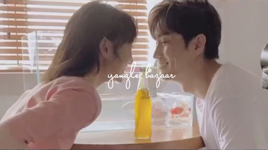 毛晓彤|33岁毛晓彤“官宣”刷爆热搜：情侣照都拍3次了，他们不结婚很难收场吧！