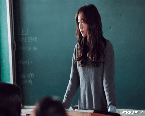 小豆爸爸的育儿经|海南“超美女教师”火了，气质比明星优越，网友：美貌与智慧并存