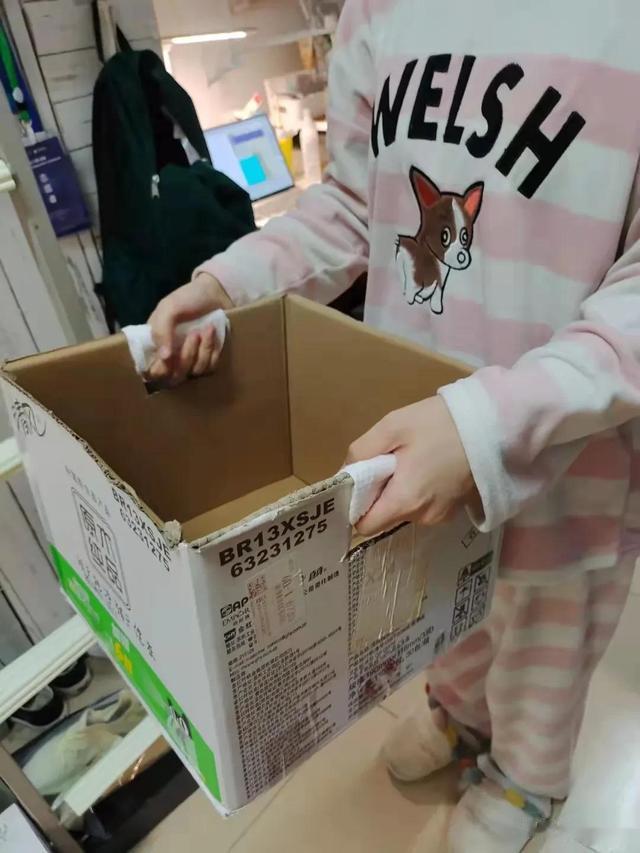 上海市|高校禁止堂食，学生的“饭桶”亮了！网友直呼：可可爱爱