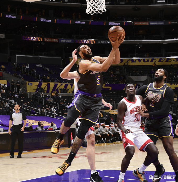 湖人隊(duì)|險(xiǎn)爆冷！庫茲馬19+7，老詹興奮悍將5+3立功，四將轟84+27險(xiǎn)造逆轉(zhuǎn)