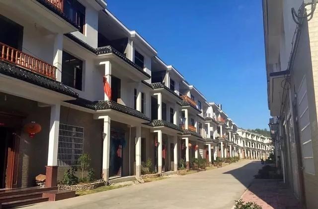 |农村拆迁“以房换房”，农民为何不买账？村干部：住新房不好吗