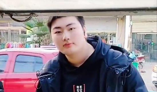 陈亚男|陈亚男官宣离婚，朱小伟成为香饽饽后，大衣哥的做法太聪明