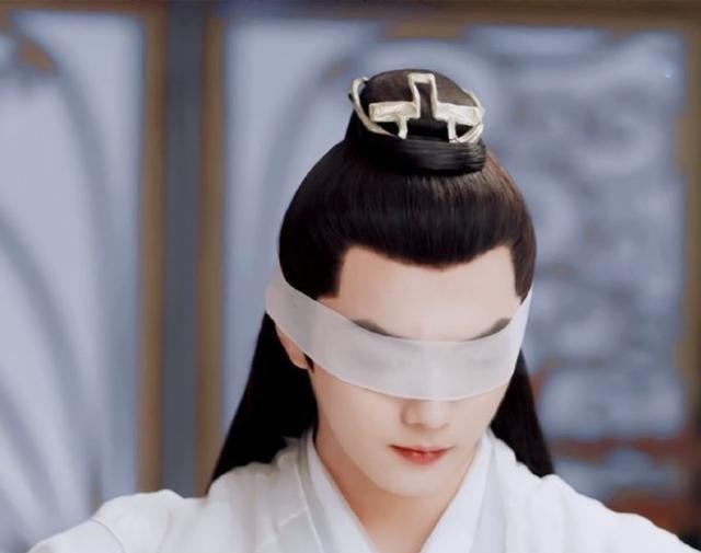 许凯|真的是气笑了，许凯张哲瀚赵露思无效遮挡，道具组能上点心不？