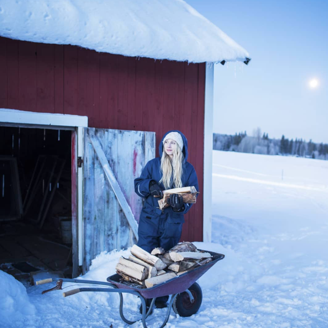 李子柒|李子柒断更5个月后，隐居11年的北欧仙女火了！引500万粉丝围观