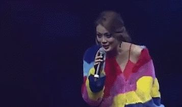 周家怡|“英皇一姐”周家怡：曾是佘诗曼的好闺蜜，却因“抢男人”决裂？