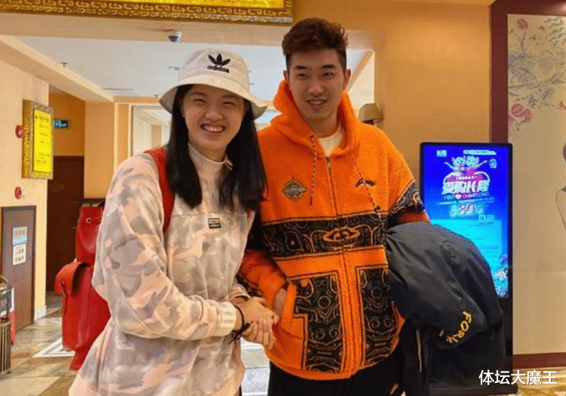 張常寧|太美了！女排張常寧化妝后參加隊友生日會，顏值氣質(zhì)碾壓一眾好友