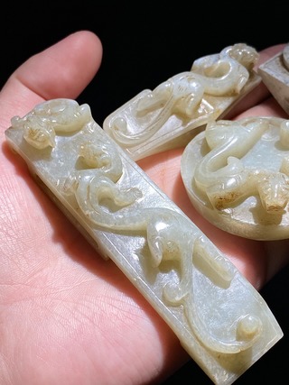 和田玉籽料|汉 和田玉籽料 白玉 螭龙 剑饰 一套