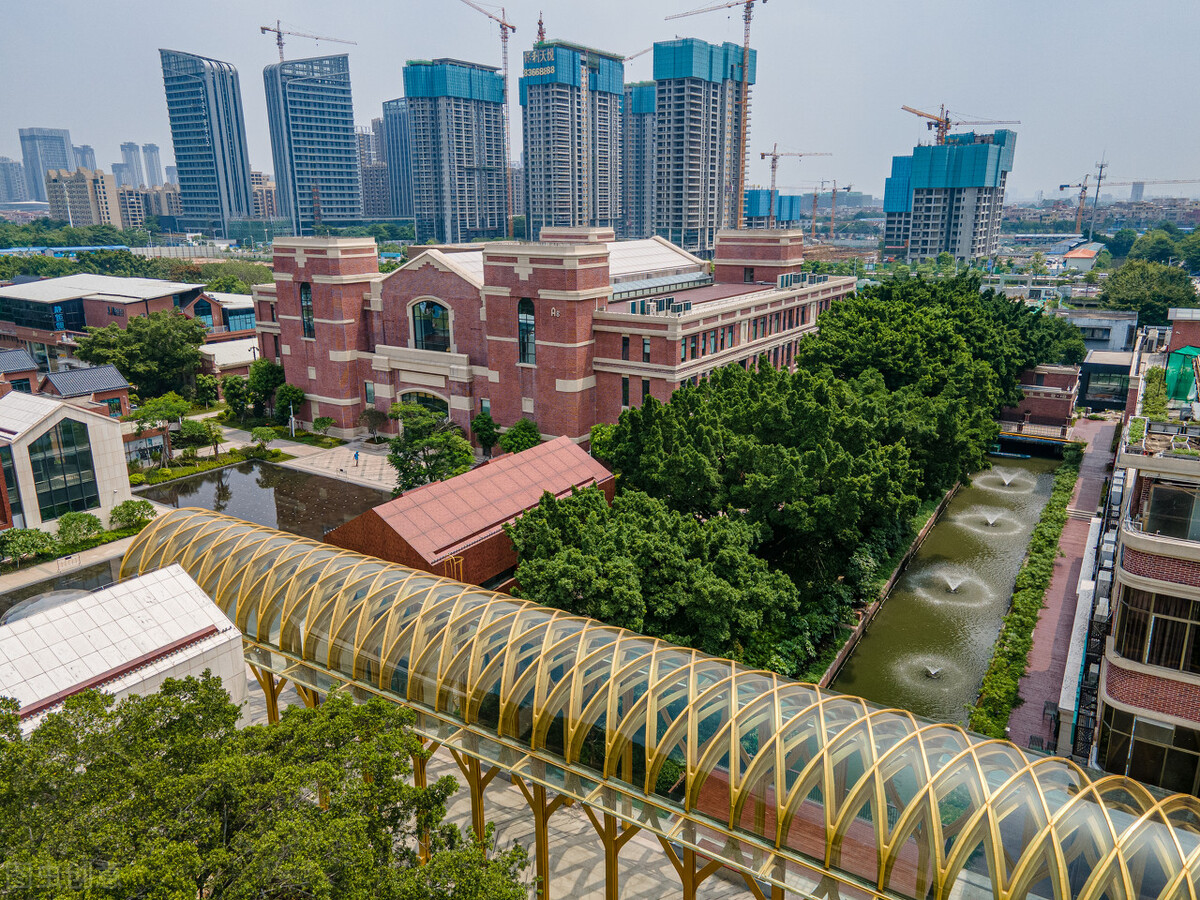房价|如果我国房价暴跌70%，老百姓真的就能买得起房了吗？