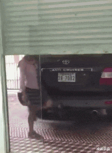 “女神约你但你穷,该如何委婉的拒绝?”哈哈哈评论精神富足!