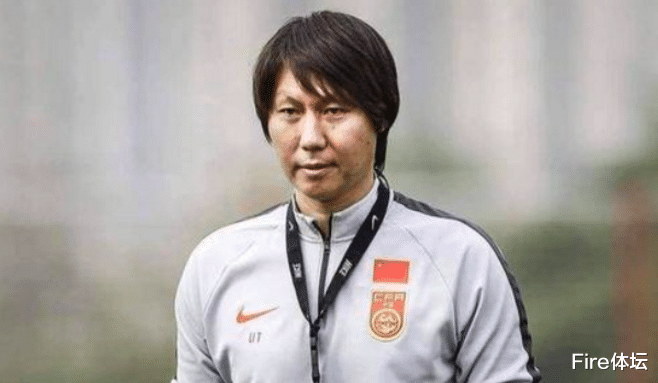 國足|國足敲定40強賽主力陣容！三叉戟美如畫，中場雙核坐鎮，防線太穩