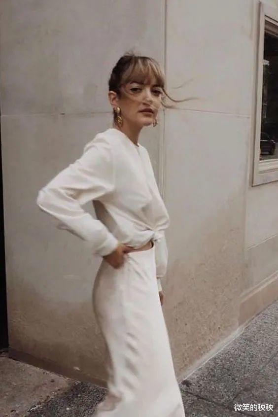 微笑的秧秧|夏天会穿白色才优雅，看时尚博主的高分示范，每一套都是气质模板
