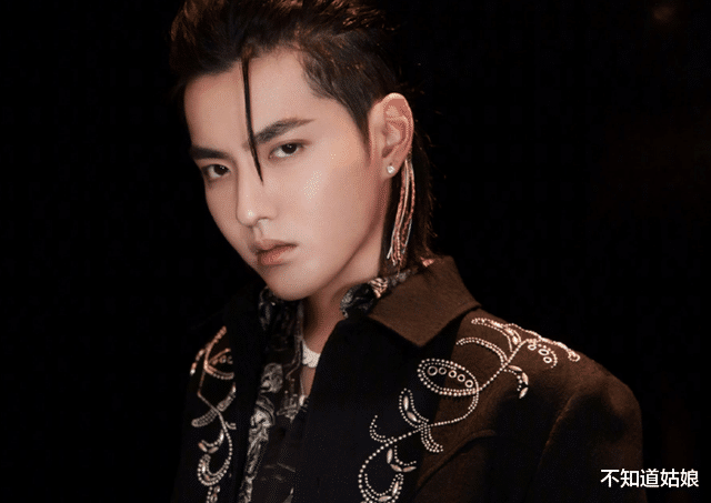 吴亦凡|霍尊、吴亦凡走到这一步，一点也不意外，看他们的妈妈就知道了