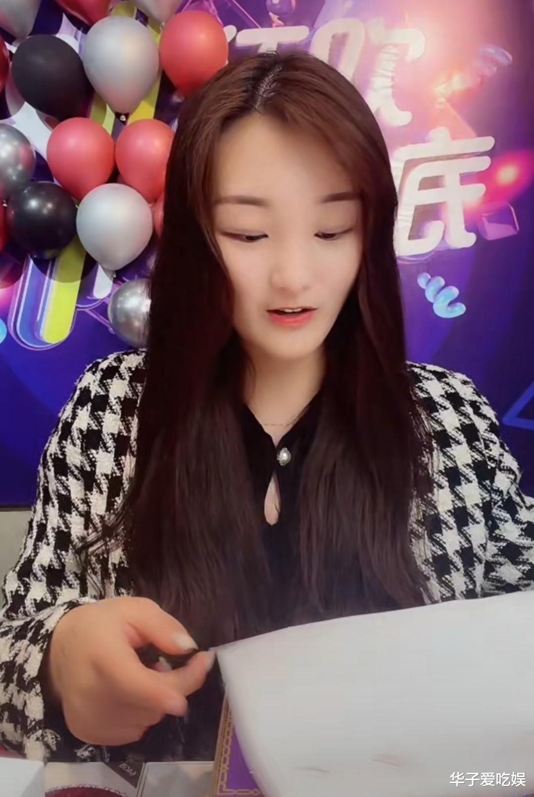 陈亚男|陈亚男道歉后复出直播，首次否认离婚传闻，反遭网友群嘲太虚伪