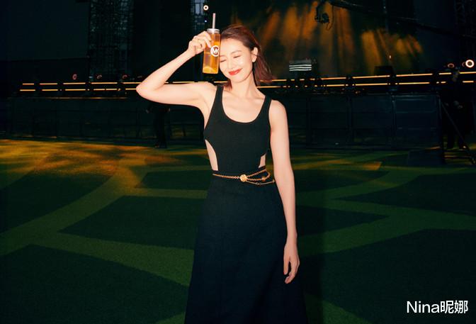 高圆圆|高圆圆谢霆锋难得同框，穿橘色毛衣帅哥面前变小女人，两人合体超养眼