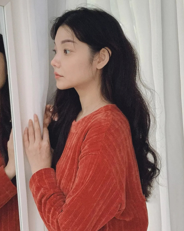 女人味 年底该做头发了，究竟是“烫卷”还是“拉直”？40岁的你想好了吗