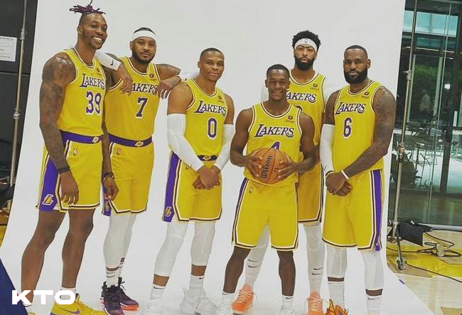 篮网队 威少从未主动要求进行交易，只是去湖人他很乐意，拒绝加盟快船。