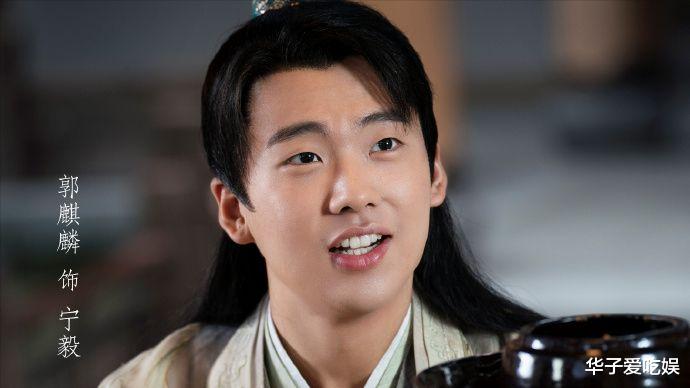 郭德纲|郭德纲微博金V被取消，48岁的他累得直不起背，李菁预言成真！