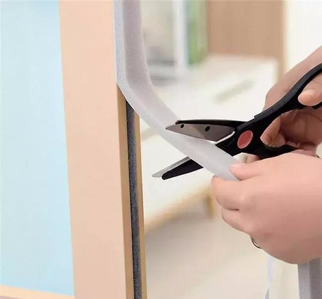 千万别再装鸟笼式防盗窗!如今流行这样装,安全防盗不遮光