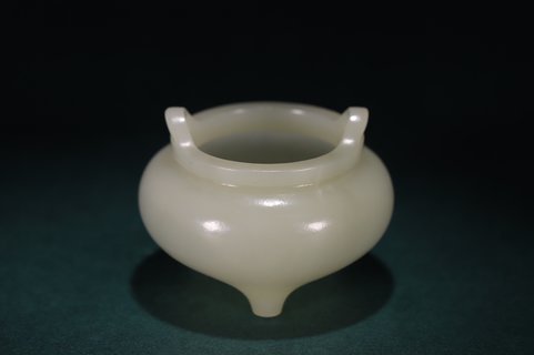 |回流 老和田玉三足炉、精致乖巧