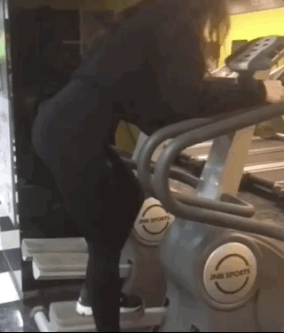 运动|男友劈腿闺蜜,她怒减100斤复仇,还顺便赚了1个亿!