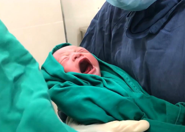 糖果的妈妈|趁着头胎还小抓紧生二胎？“一起带大”并不轻松，许多夫妻没想到