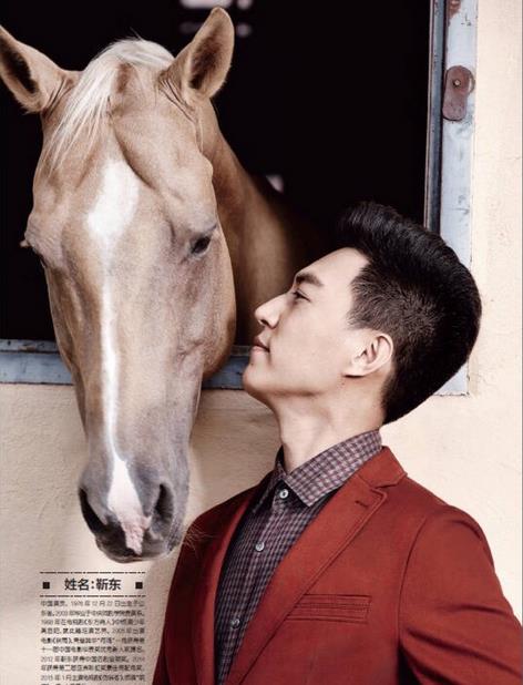 靳东|靳东妻子李佳，晒出近照，打扮低调随性，他们的大儿子实在太帅了