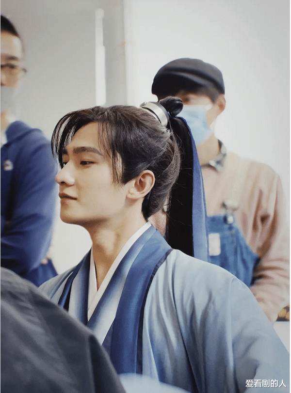 杨洋|杨洋微博在线问“yyds”什么意思？网友回复被称“夺笋”！