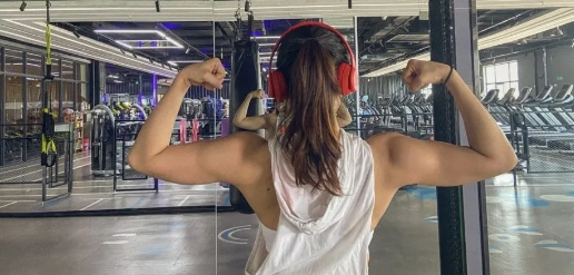 臀部|90后江南美女，练臀高手，这身材你觉得练得咋样