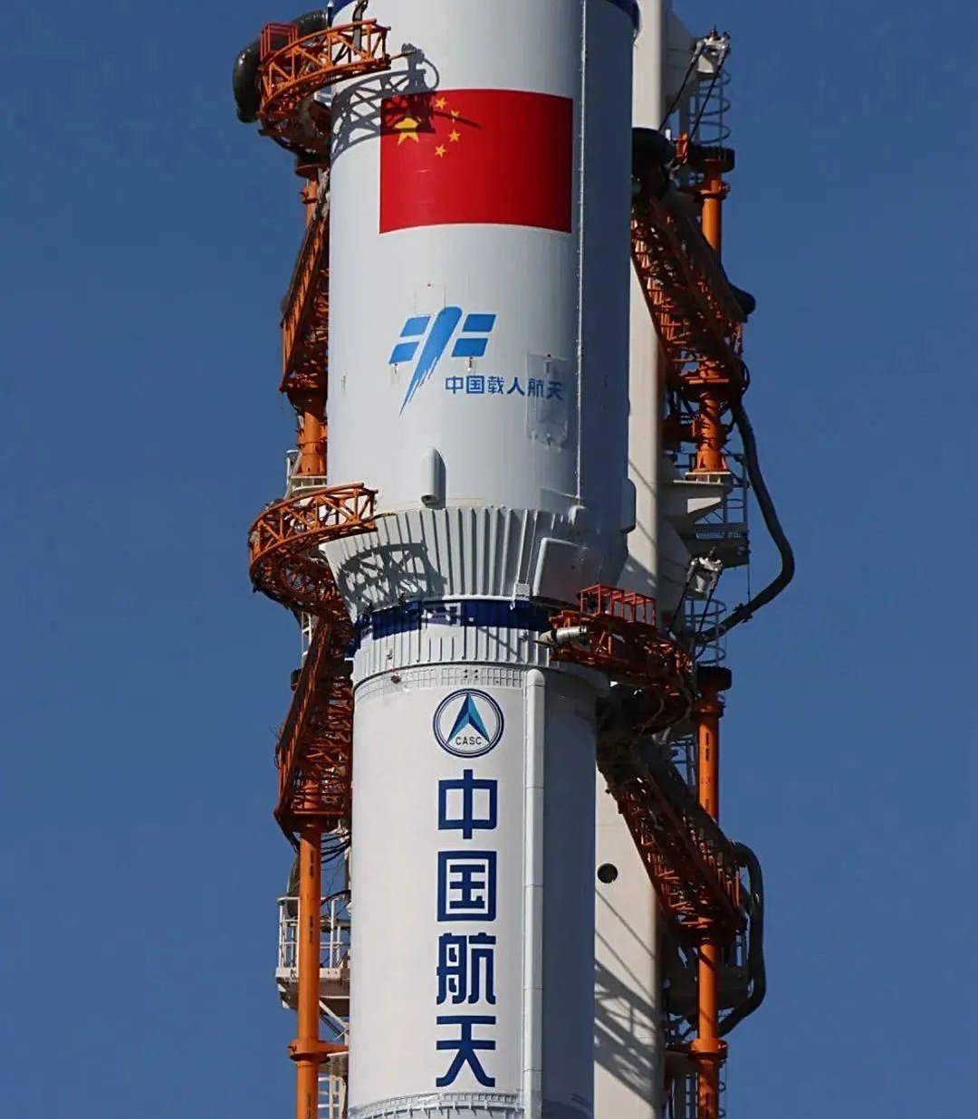 日本沖繩發現中國火箭殘骸？印著“中國載人航天”，當局已去調查-圖7