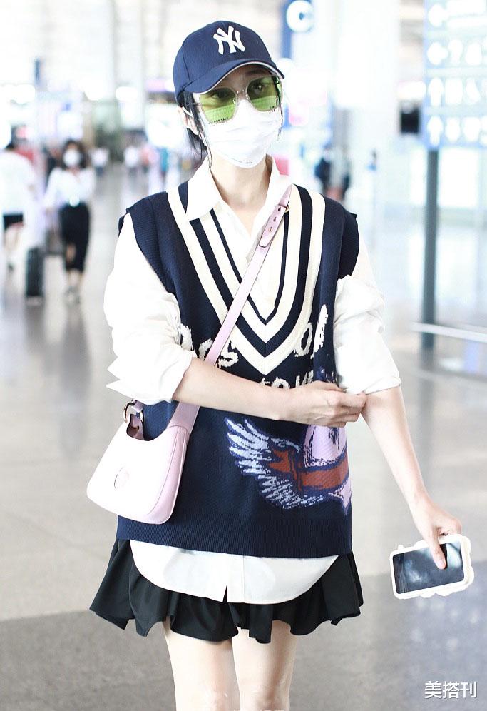 美搭刊|范冰冰真有少女心！最新私服穿一身学院装美腿纤细，又瘦了好多啊