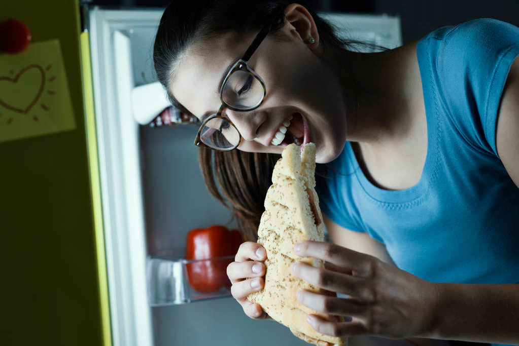 希林娜依·高|吃宵夜不会长胖？医生还说是真的？这是为什么？