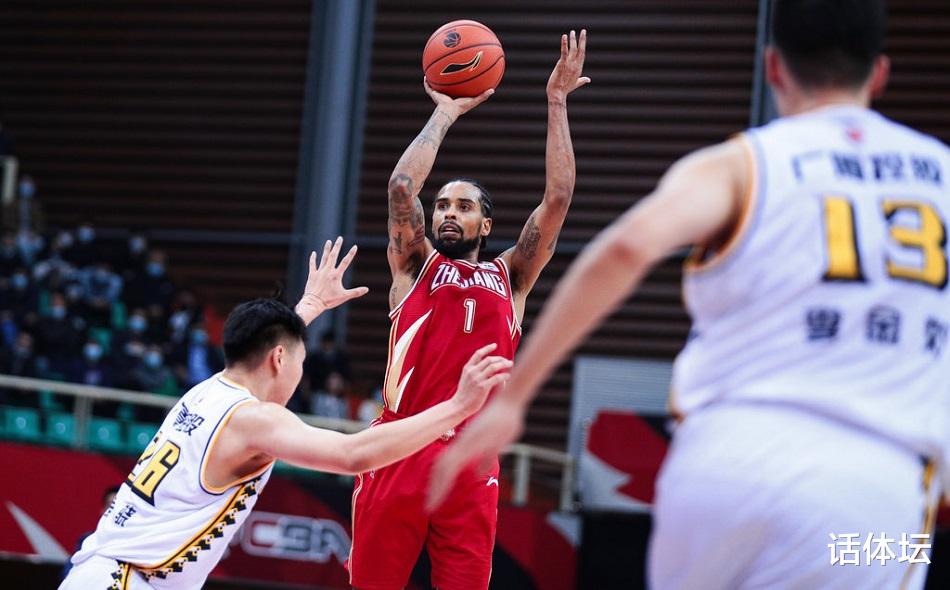 C羅|3大階段、29分反轉(zhuǎn)，造就CBA經(jīng)典德比，央視稱贊：將載入史冊！