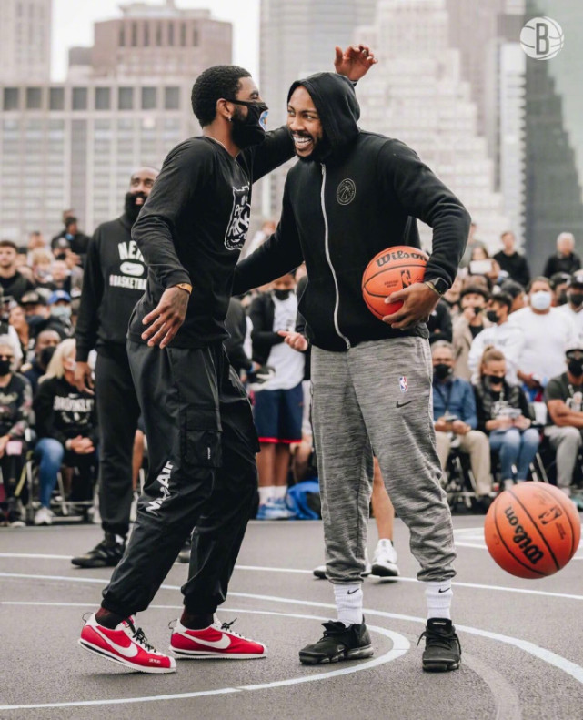 凯里·欧文|NBA球员上脚：欧文上脚Cortaz，杜兰特上脚倒钩