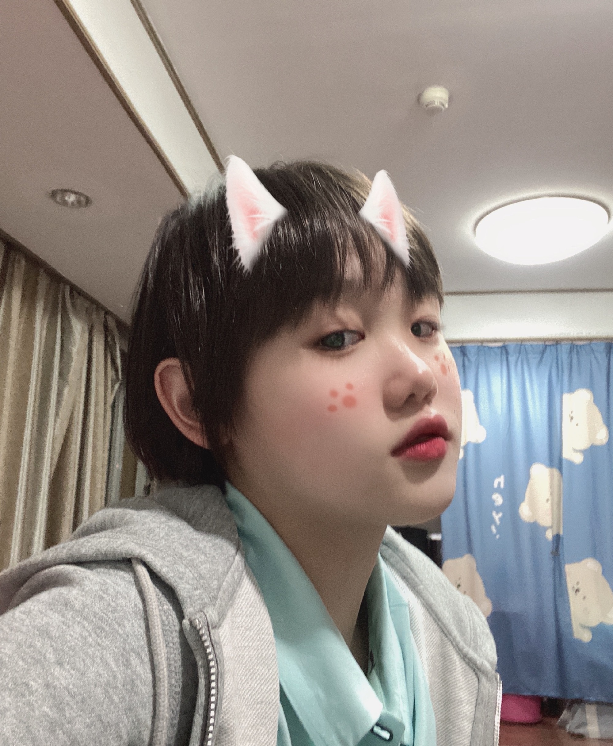 短发 奥运冠军张家齐一改往日造型,接长发文静乖巧像邻家女孩